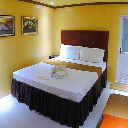 Reddoorz Plus @ Taj Hotel Tuguegarao Extérieur photo