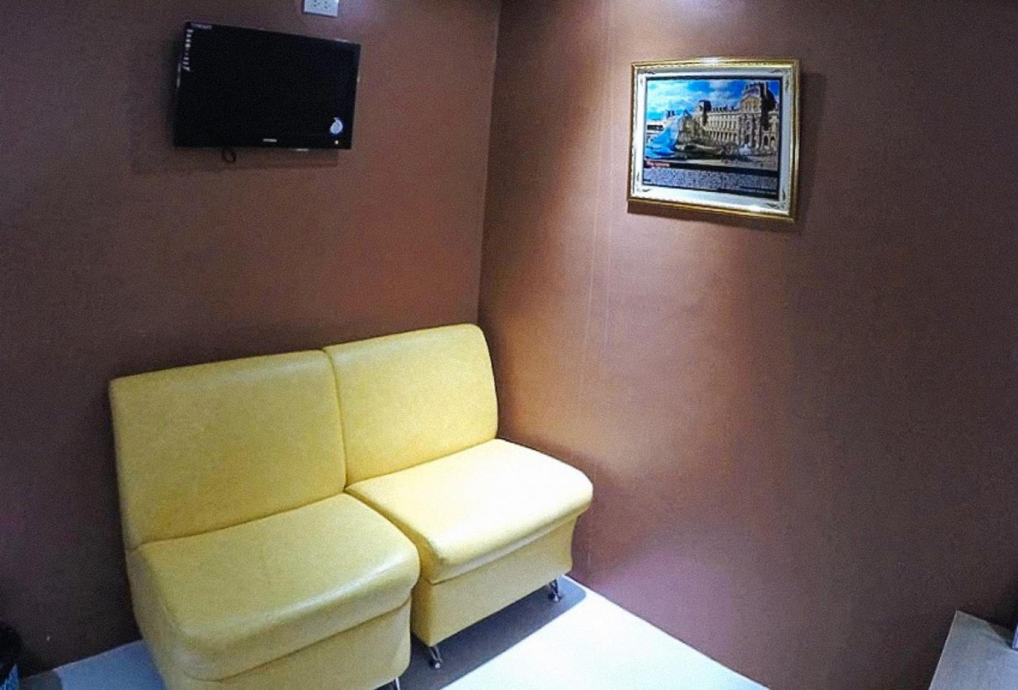Reddoorz Plus @ Taj Hotel Tuguegarao Extérieur photo