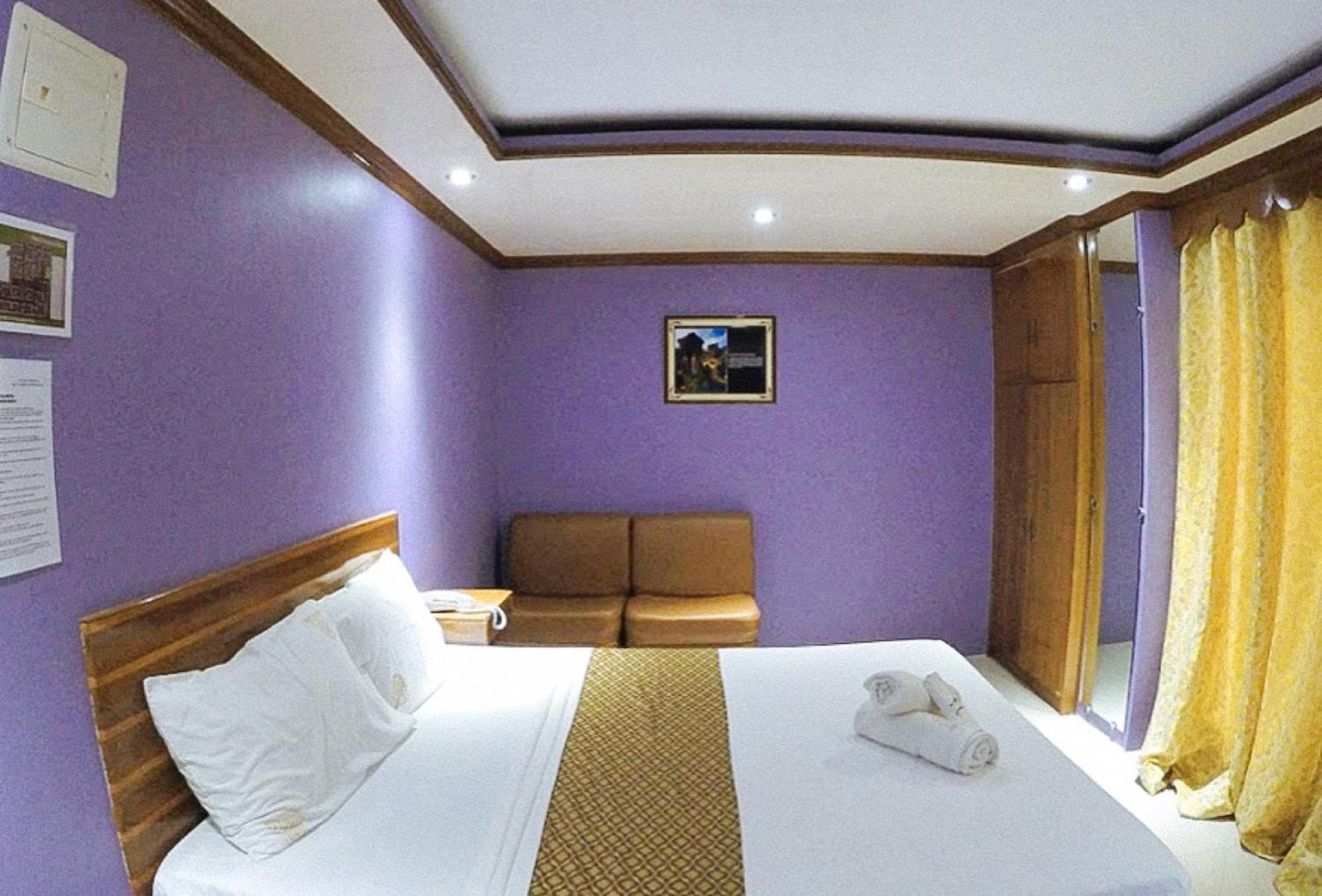 Reddoorz Plus @ Taj Hotel Tuguegarao Extérieur photo