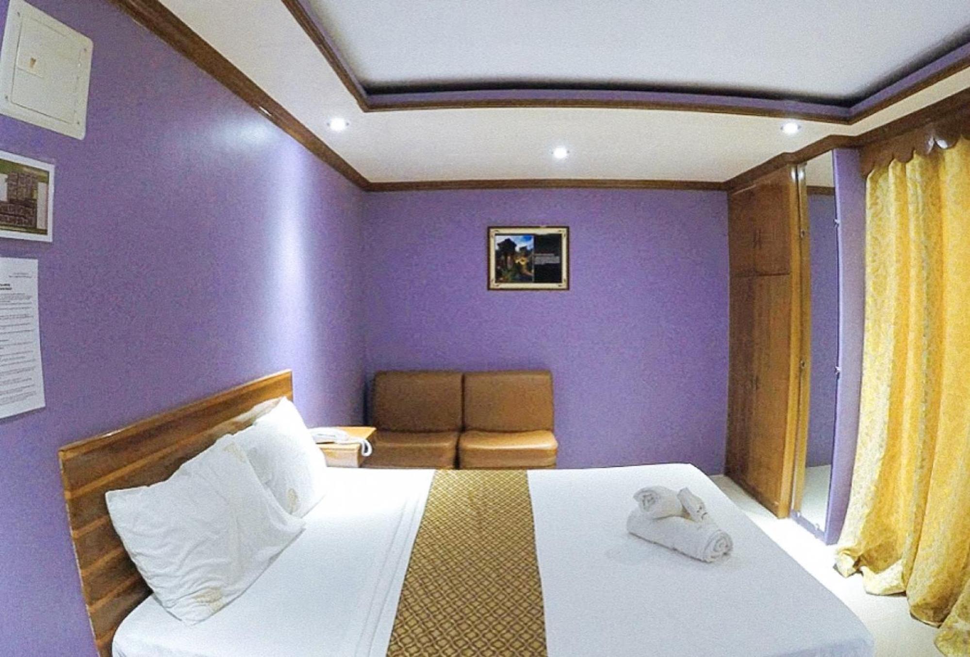 Reddoorz Plus @ Taj Hotel Tuguegarao Extérieur photo